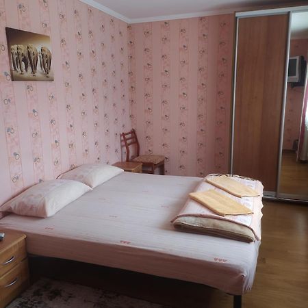 Guest House Cherepaha Камианец-Подилский Екстериор снимка