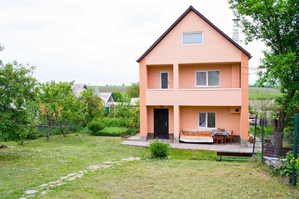 Guest House Cherepaha Камианец-Подилский Екстериор снимка