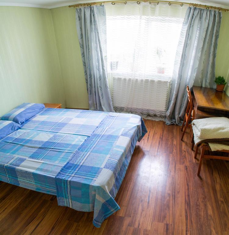 Guest House Cherepaha Камианец-Подилский Екстериор снимка