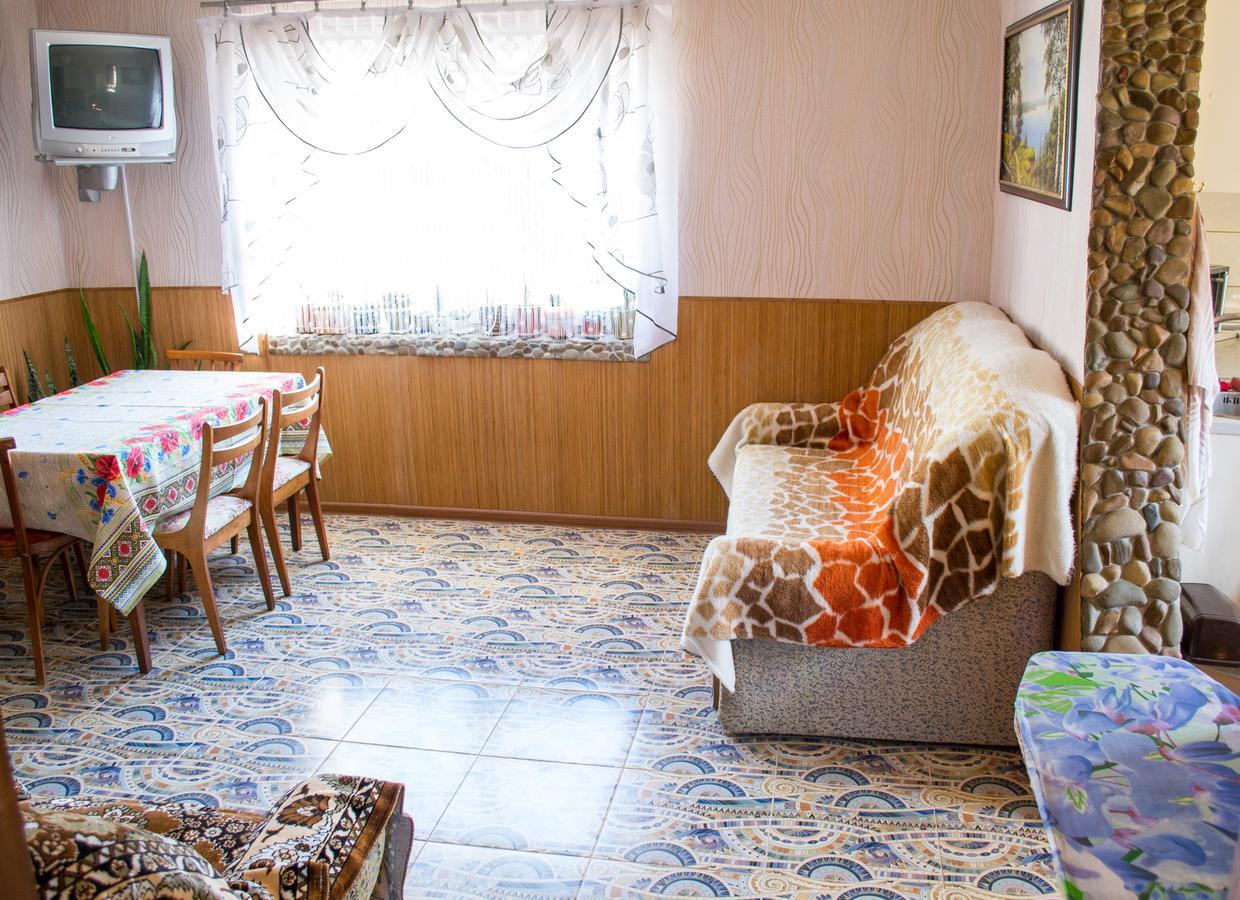 Guest House Cherepaha Камианец-Подилский Екстериор снимка